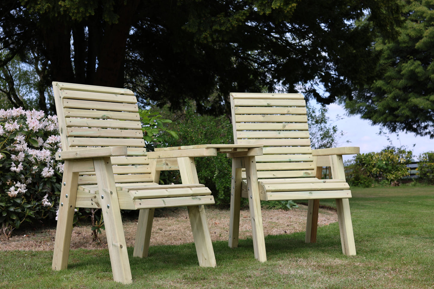 Ergo Love Seats Angled