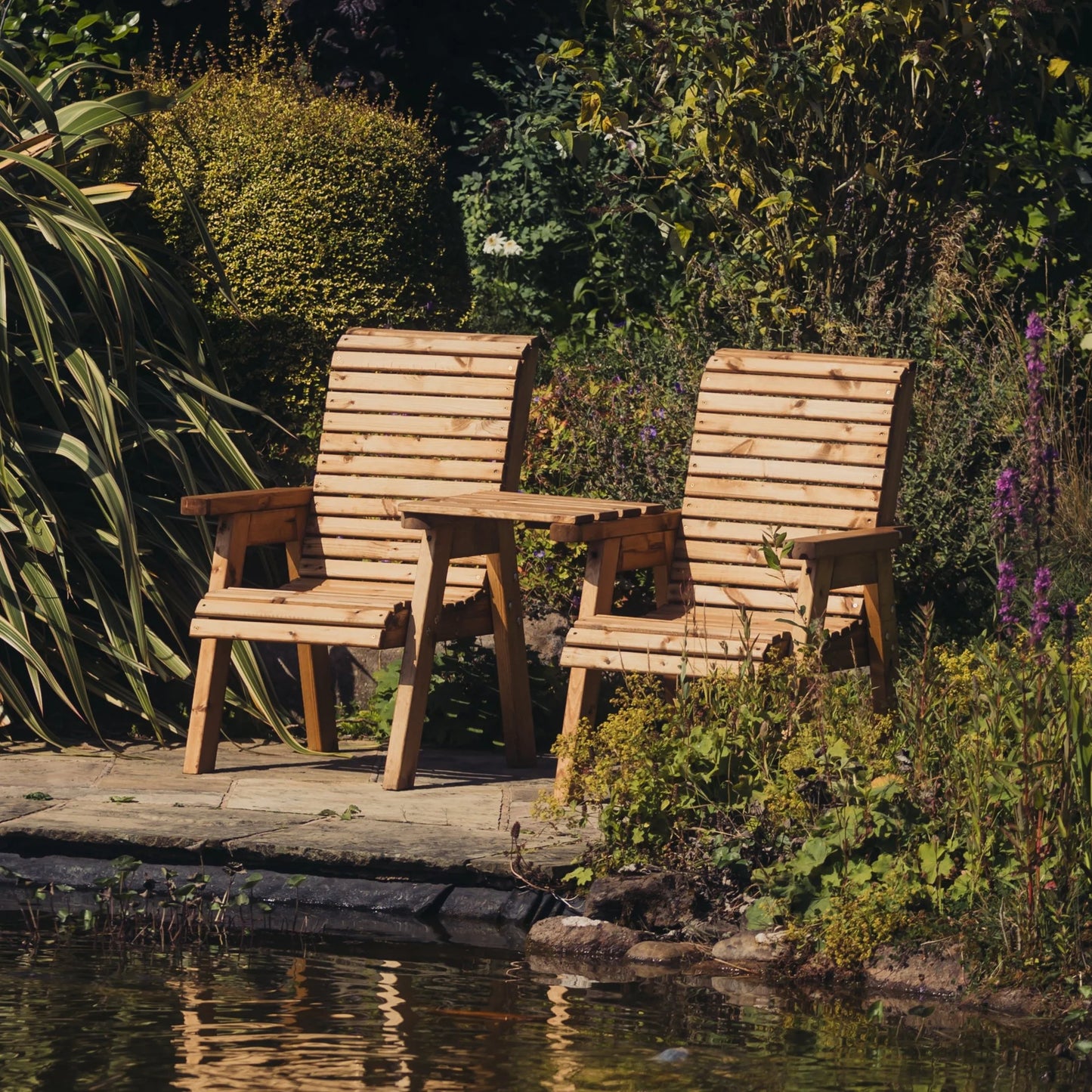 Valley Love Seat Square