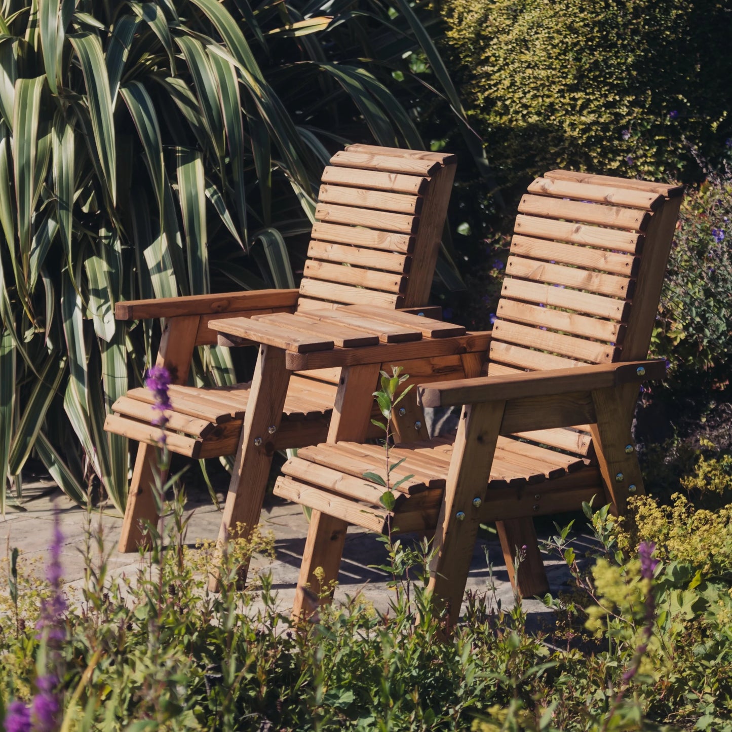 Valley Love Seat Square